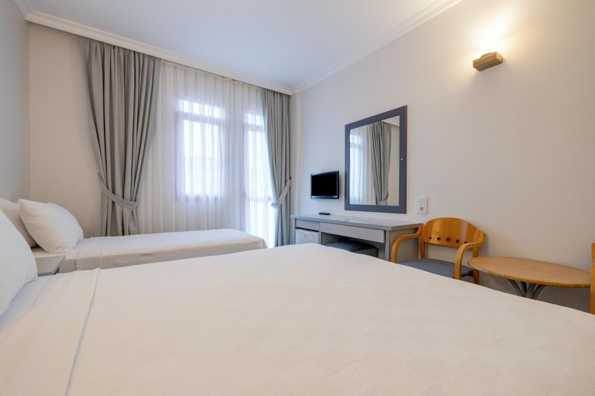 Hanedan Beach Hotel Foça Eksteriør bilde