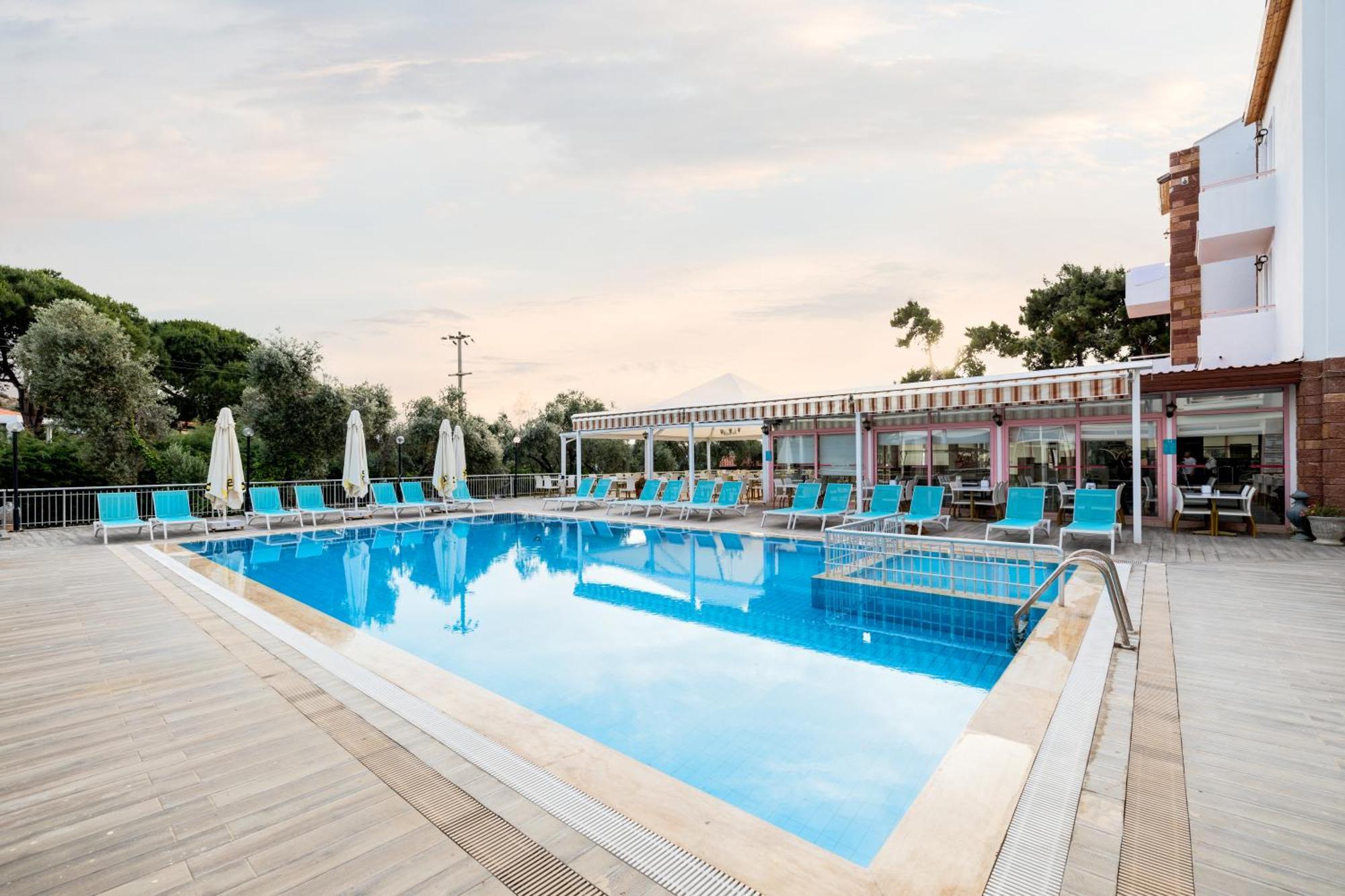 Hanedan Beach Hotel Foça Eksteriør bilde