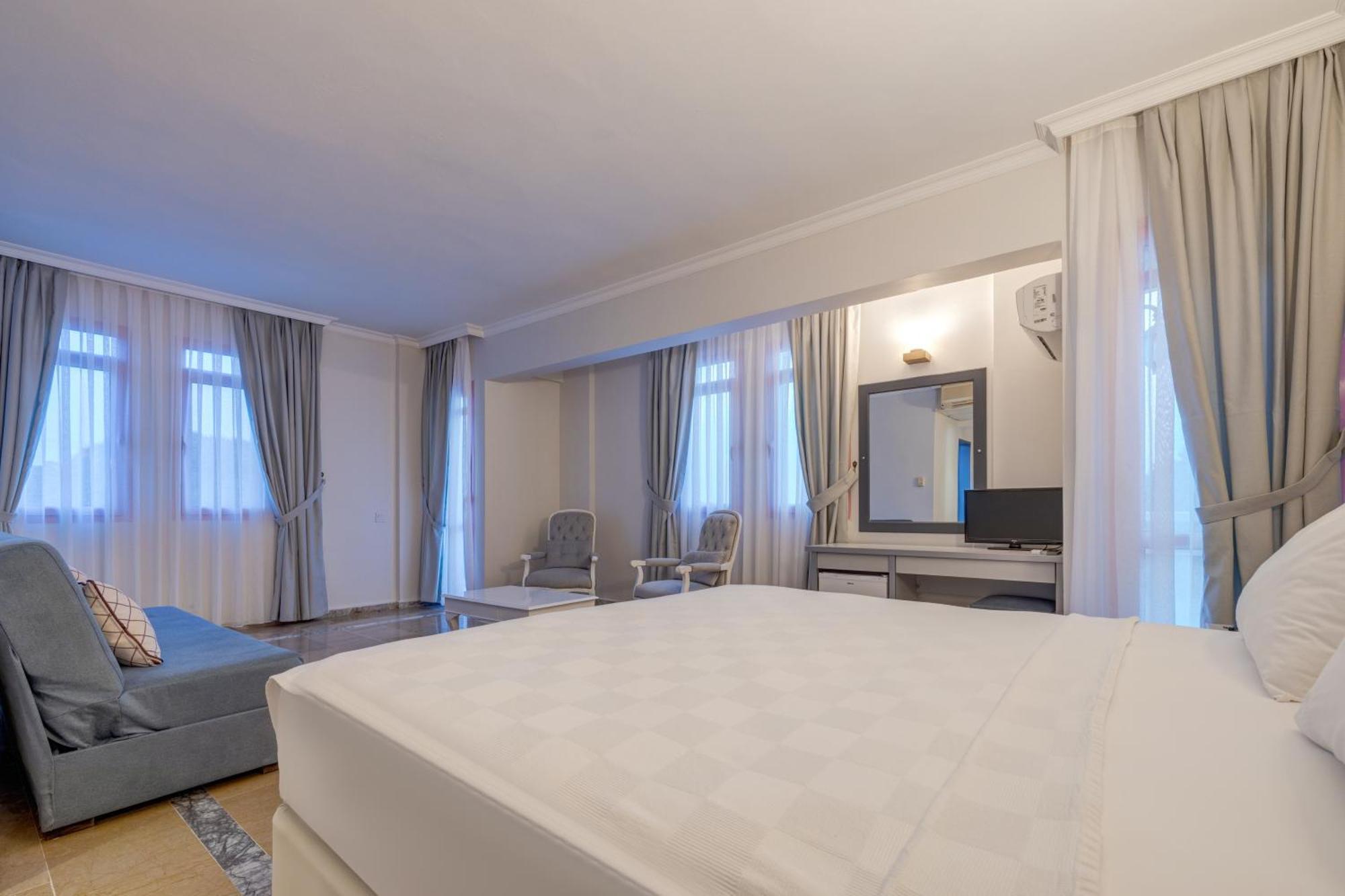 Hanedan Beach Hotel Foça Eksteriør bilde