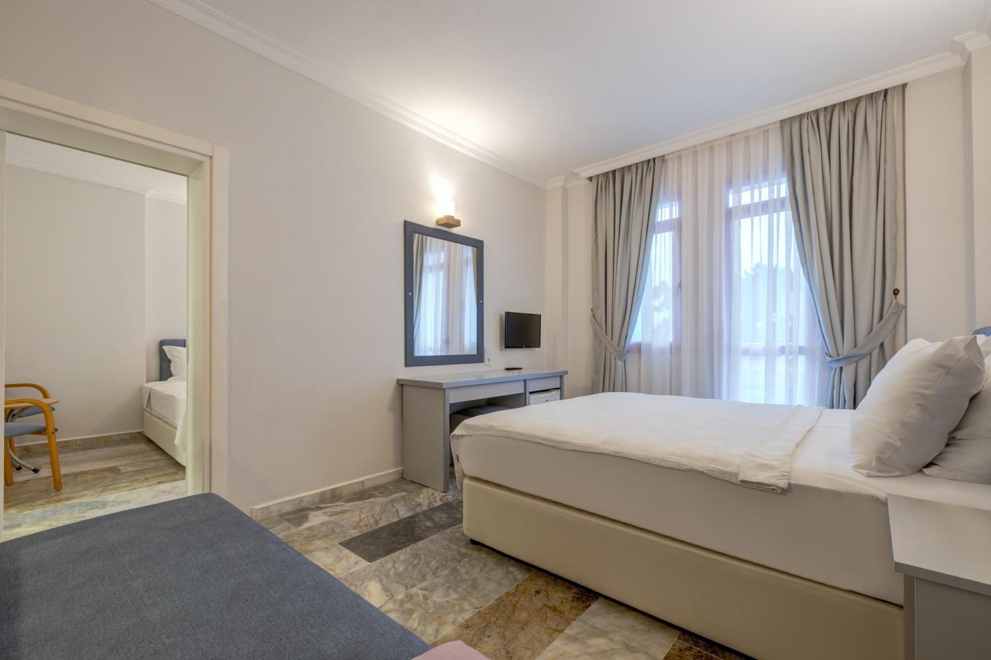 Hanedan Beach Hotel Foça Eksteriør bilde