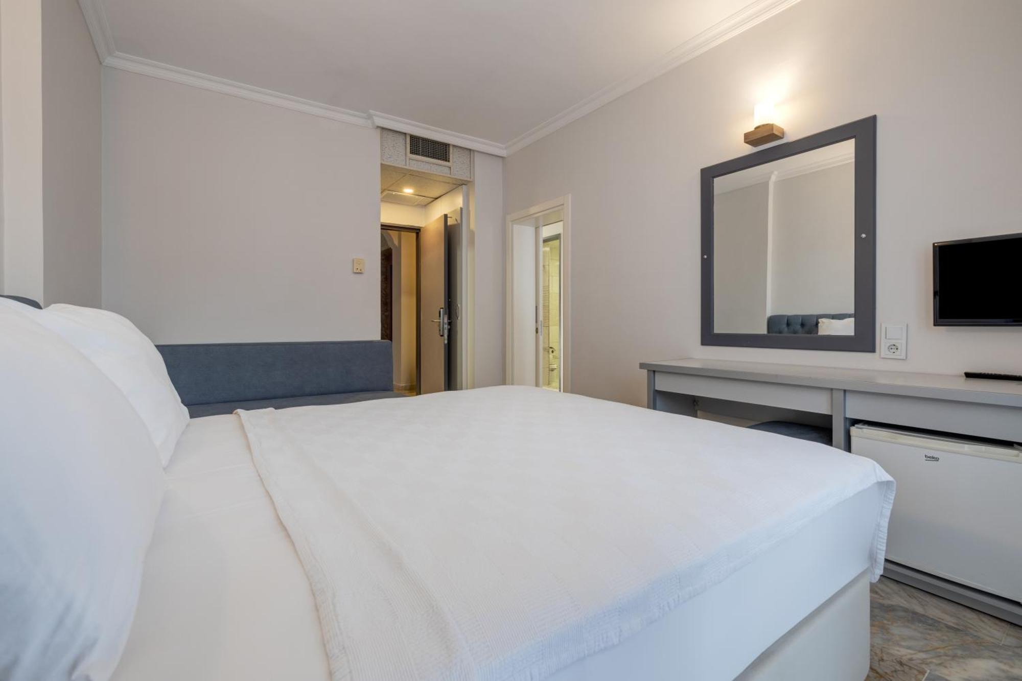 Hanedan Beach Hotel Foça Eksteriør bilde