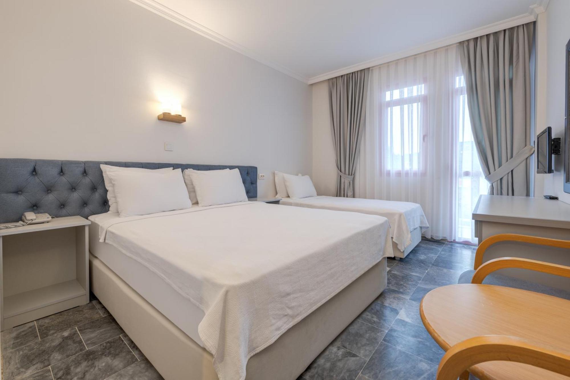 Hanedan Beach Hotel Foça Eksteriør bilde