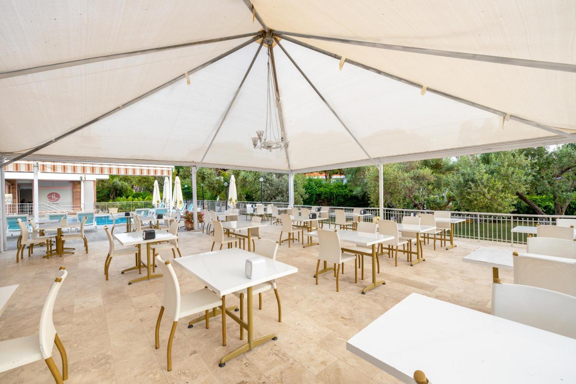 Hanedan Beach Hotel Foça Eksteriør bilde