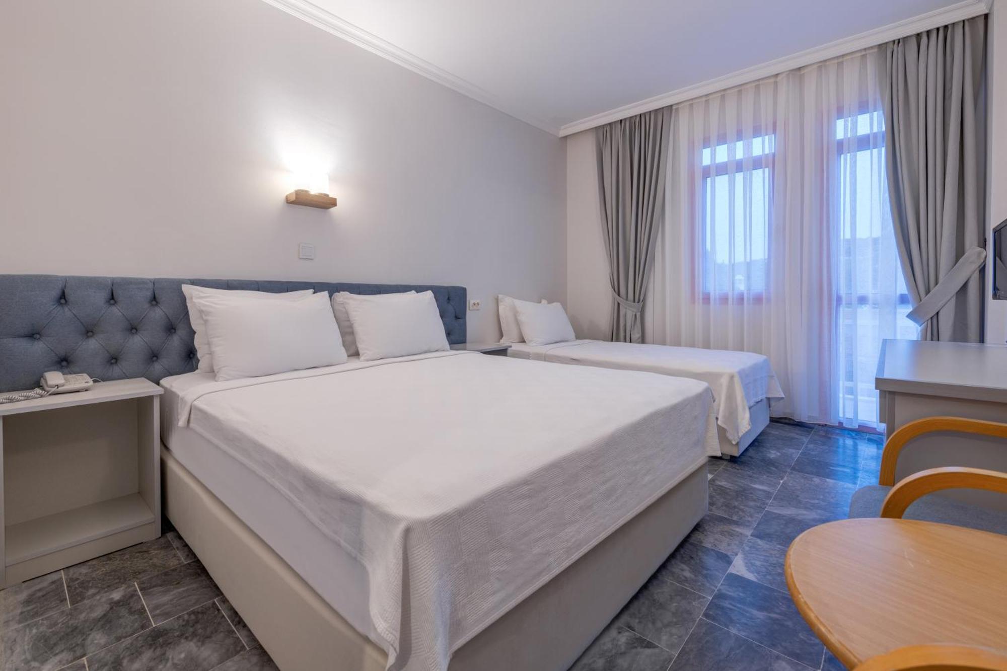 Hanedan Beach Hotel Foça Eksteriør bilde