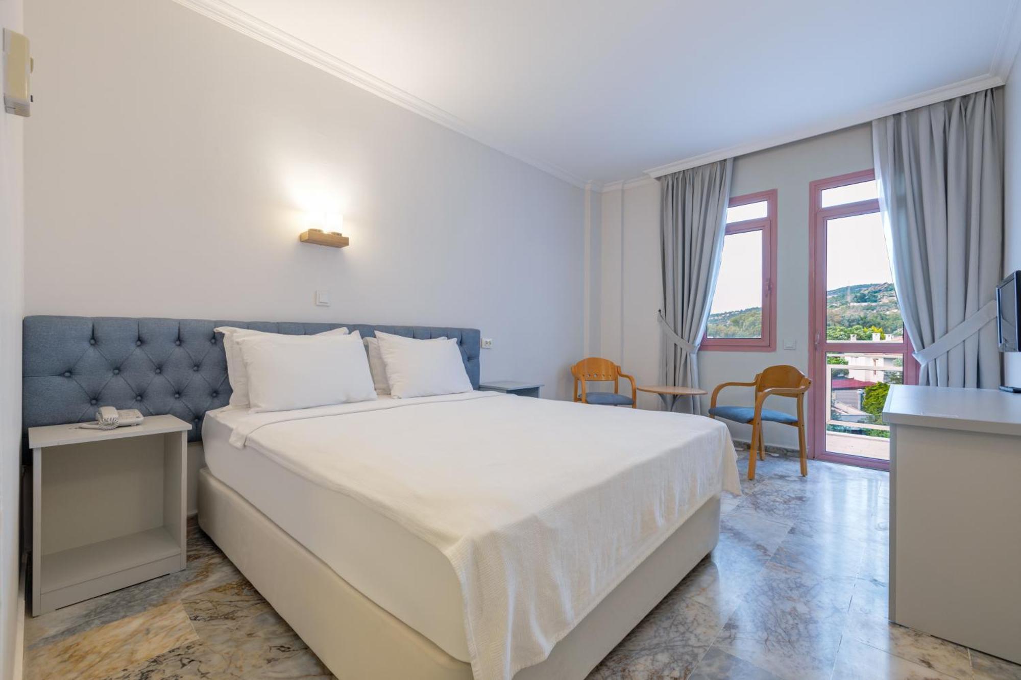 Hanedan Beach Hotel Foça Eksteriør bilde